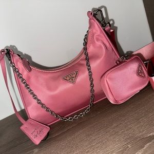 Prada re-edition 2005 shoulder bag